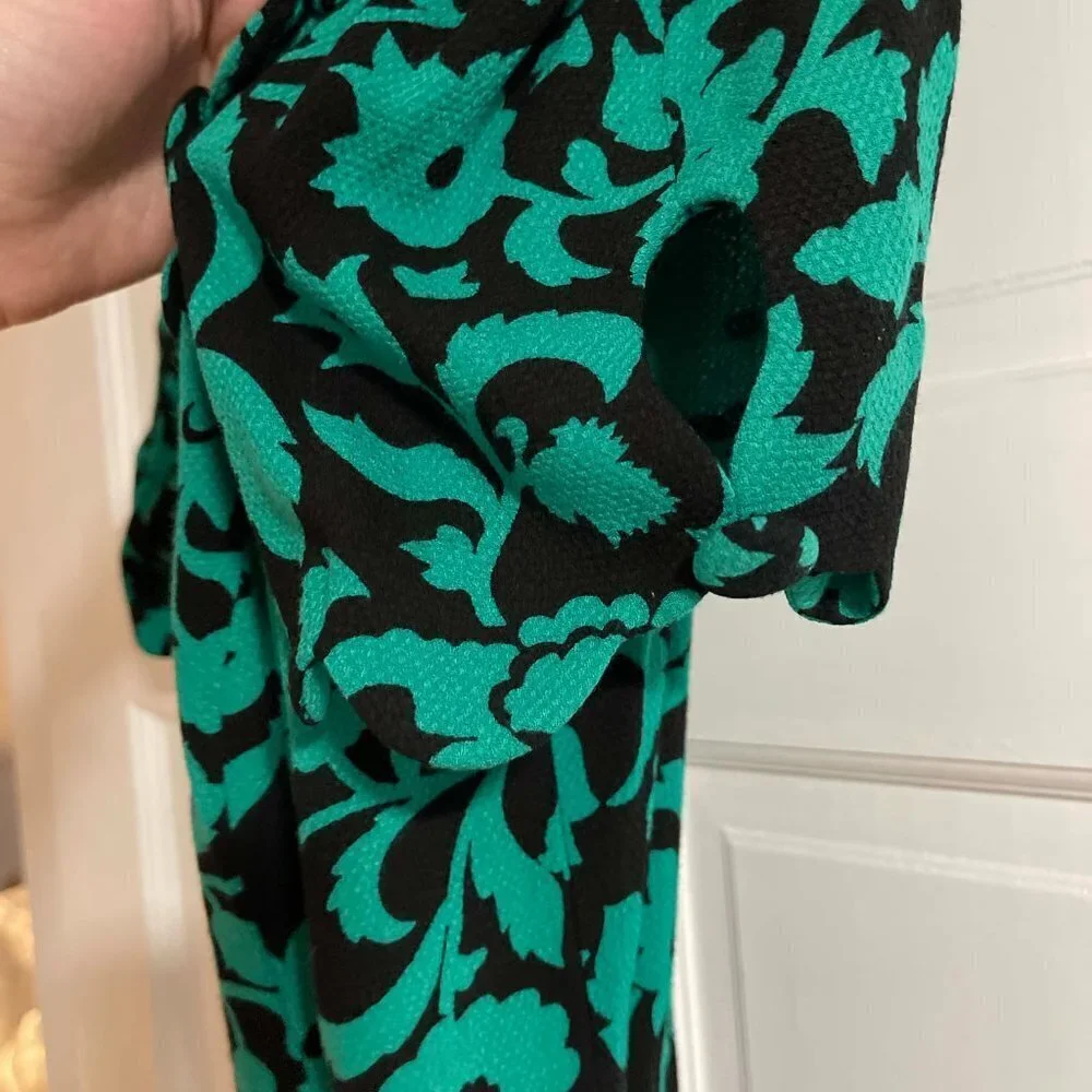 Maeve by Anthropologie Green Black Floral Scalloped Edge Top Assey Blouse Size 6 - Picture 9 of 12